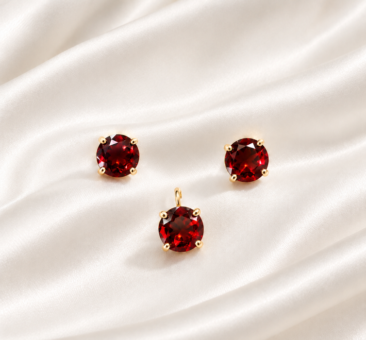NO BRAND Red Garnet Top Pendant & Stud Earrings (SET)